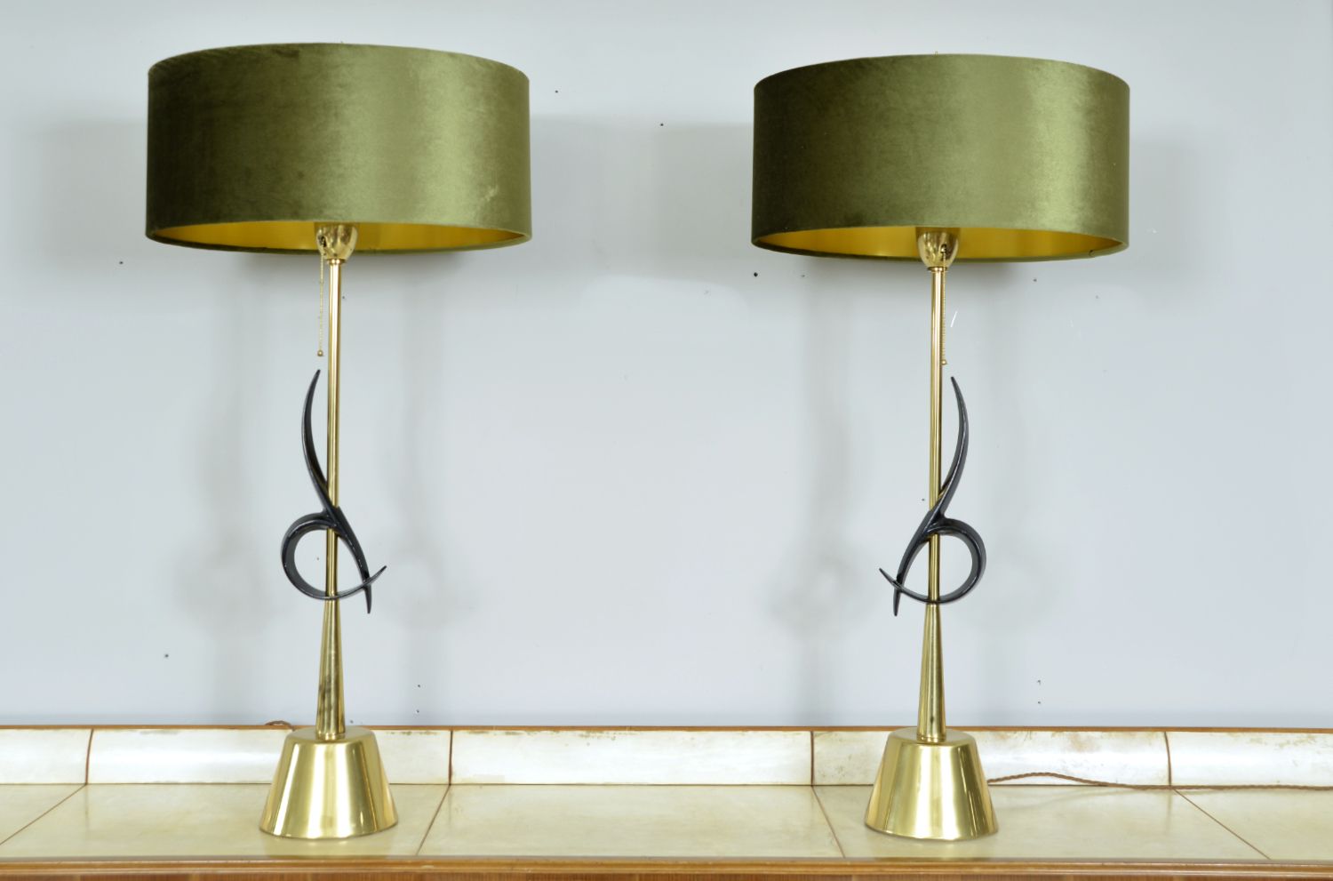 Large Pair 1950s American Midcentury Modern Table Lamps By Rembrandt Lamp Company Hollywood Regency