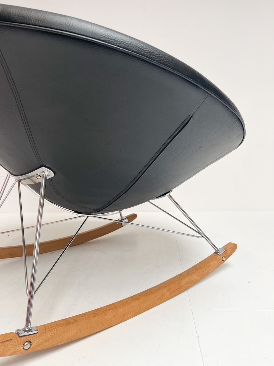 Donut Design Schommelstoel – Donut Design Rocking Chair, After 2000 photo furniture
