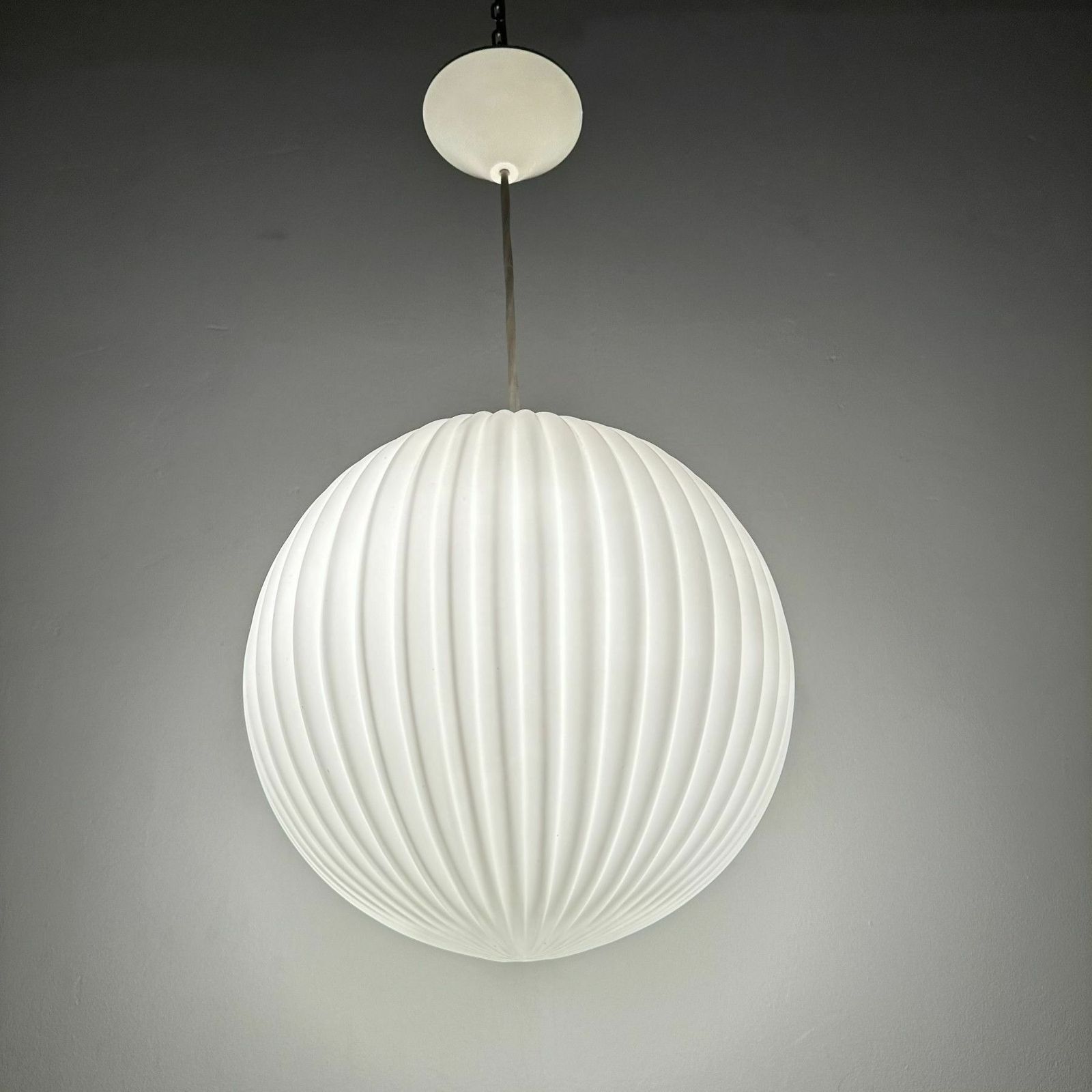 Zeldzame Louis Kalff Voor Philips Hanglamp Met Opalineglas, Ca. Jaren 1960 photo vinterior