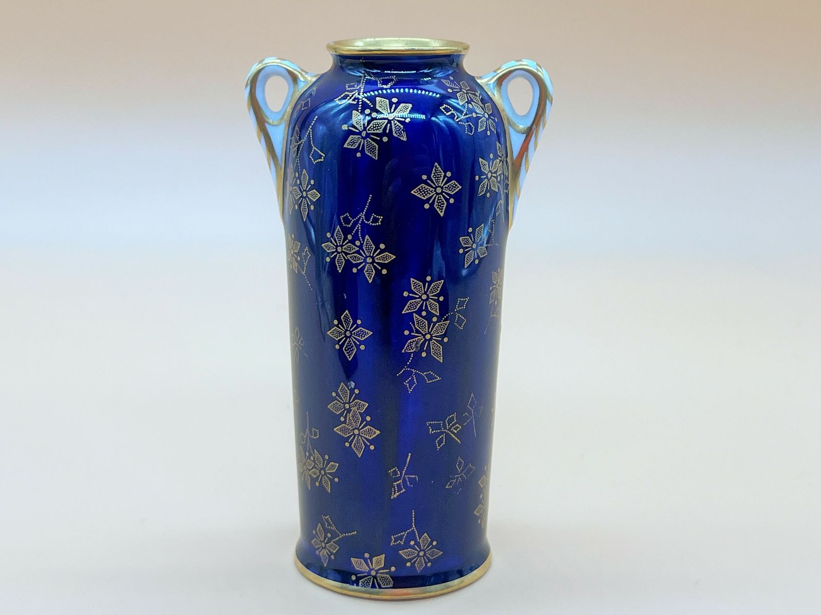 Antique Royal Doulton China Robert Allen Studio Design Small Vase. C1880 1920. photo Home Decor