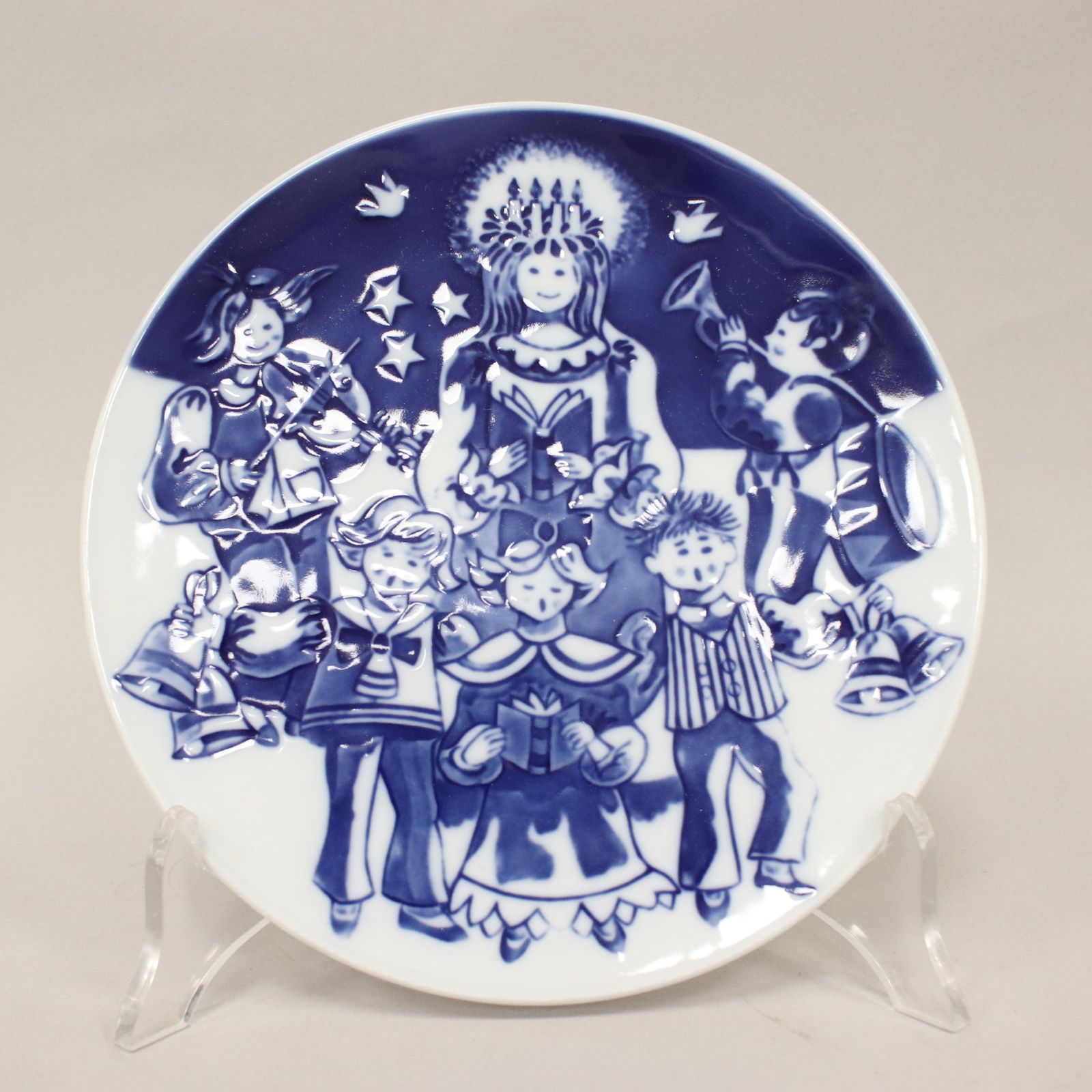 Royal Copenhagen Plate Blue Porcelain Children's Christmas 2002 photo furniture