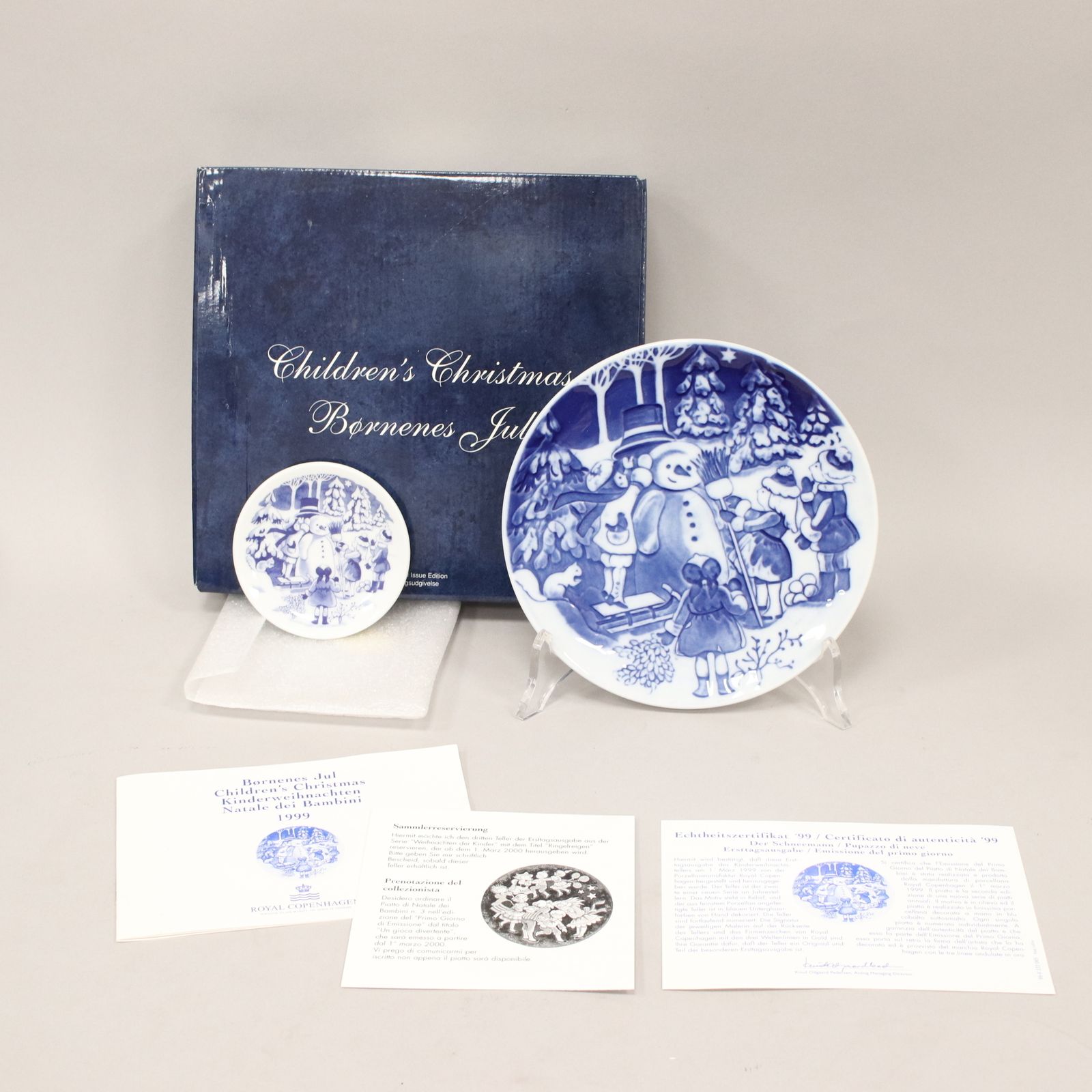 Royal Copenhagen Plate Christmas Blue Porcelain 1999
