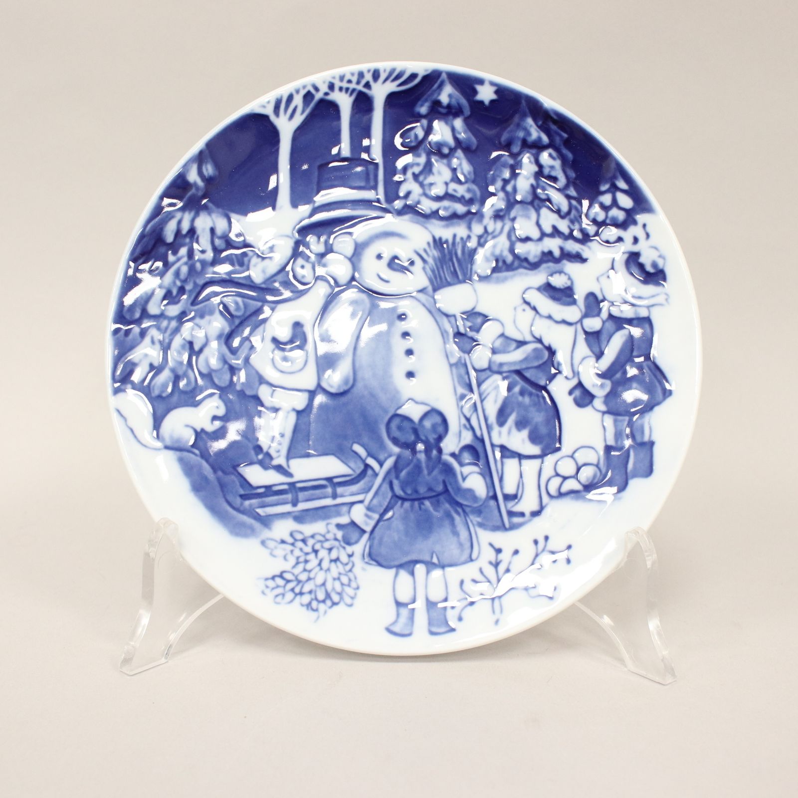 Royal Copenhagen Plate Christmas Blue Porcelain 1999 photo furniture