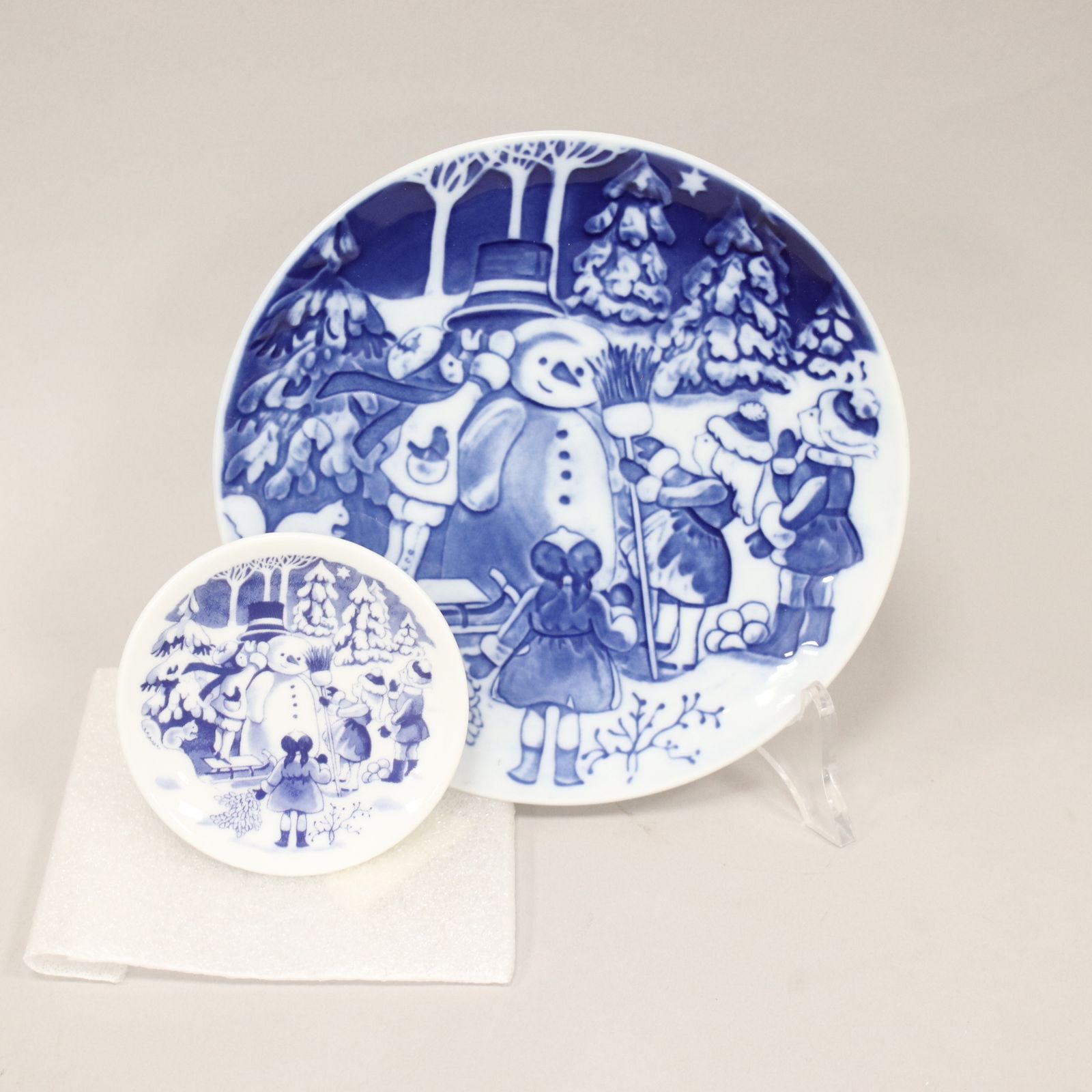 Royal Copenhagen Plate Christmas Blue Porcelain 1999 photo for sale