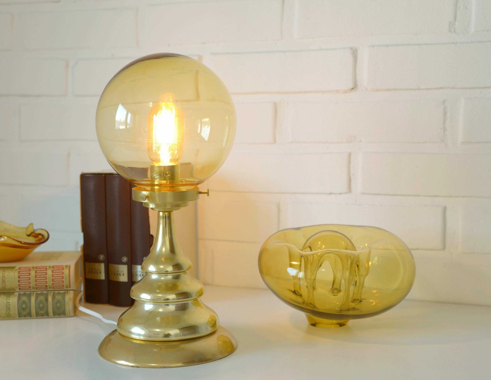 Vintage Desk Lamp / Mcm Lighting / Yugoslavia 1960's / Mid Century Modern / Hollywood Regency / Retro Table Lamp / Cool Bedside Lamp / Italy
