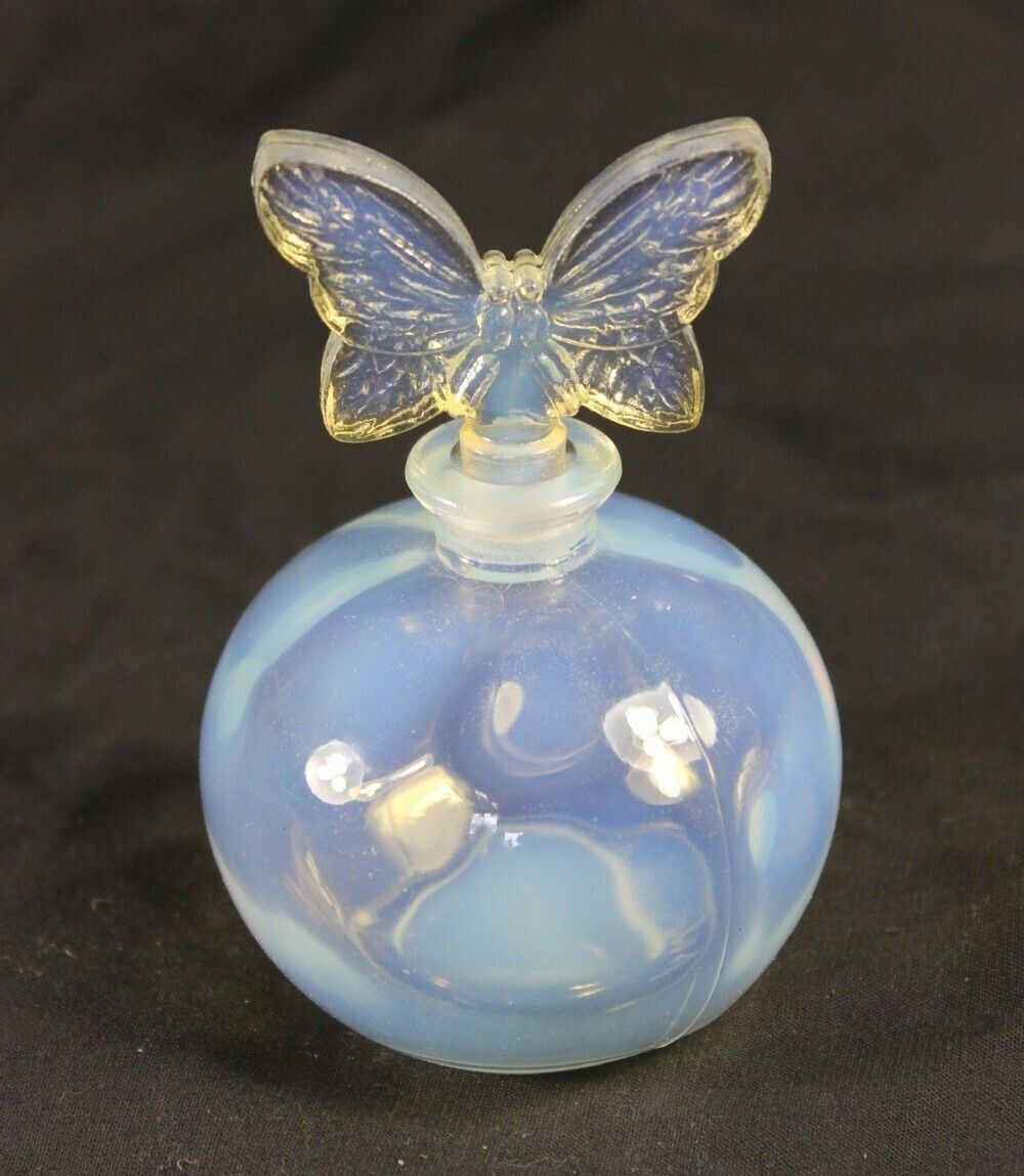 Sabino French Art Deco Opalescent Perfume Bottle C.1930s.