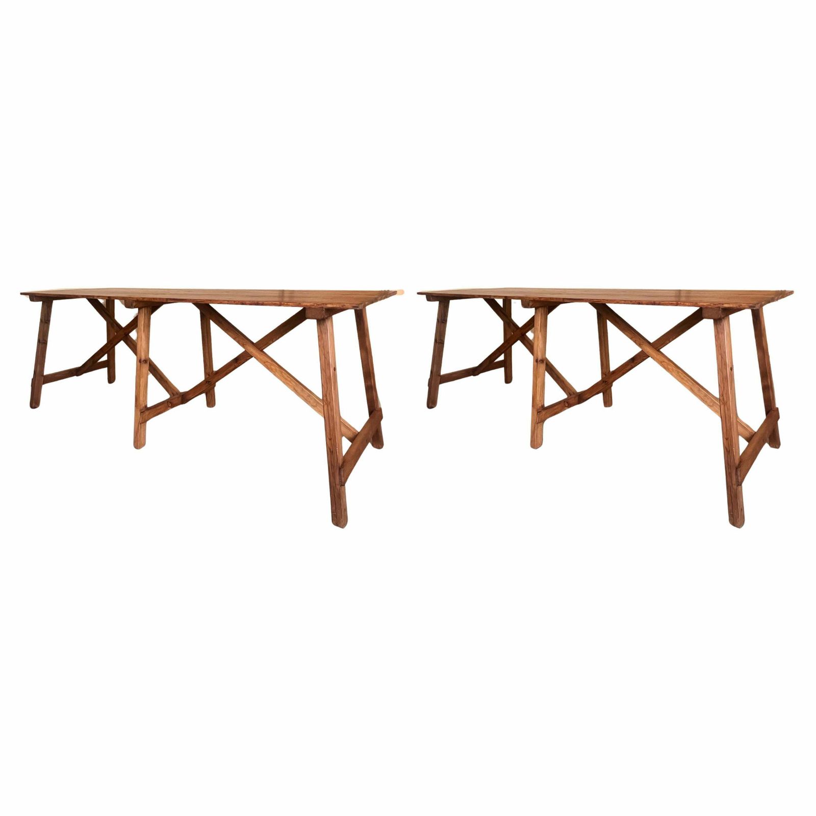 Ensemble de deux tables à manger rustiques espagnoles en pin, avec entretoise