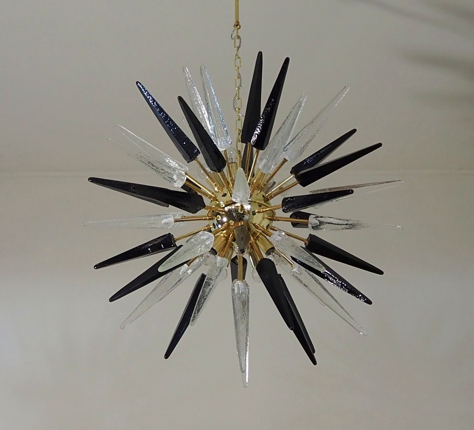 Exceptional Murano Trasparent And Black Glass Sputnik Chandelier   51 Glasses