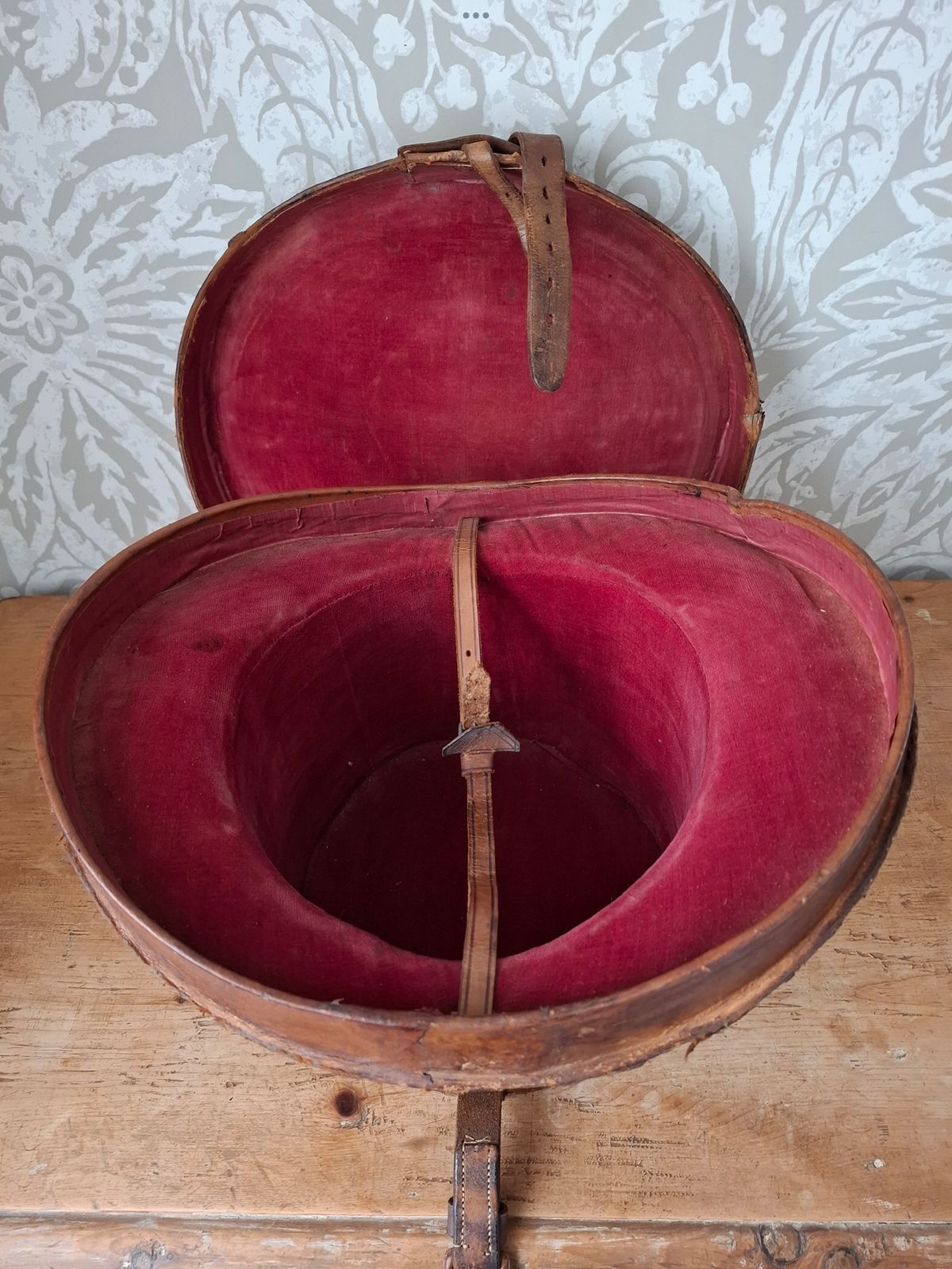 Late 1700s George II Leather Top Hat Case photo furniture