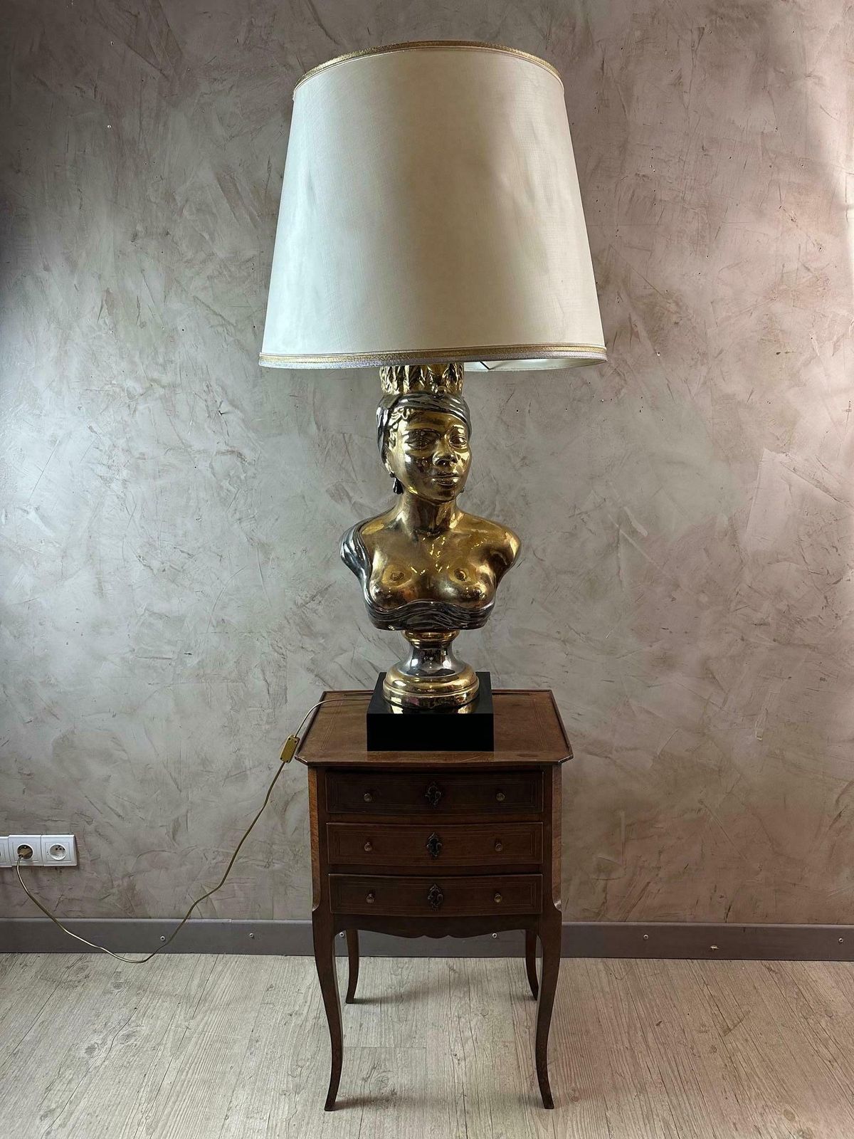 photo buy Mid Century Italian Ceramic African Women Table Lamp, 1960s