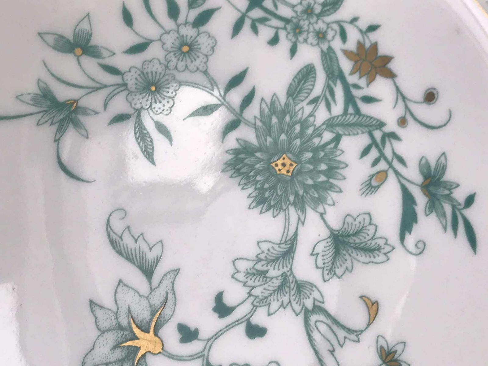 photo furniture 6 Porcelain Bernardaud Limoges Dinner Plates Set Pekin Pattern Discontinued Replacement Golden Rim Romantic Green Plants Flowers Christmas