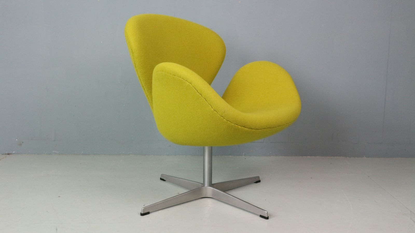 Swan Chair In Yellow Designed By Arne Jacobsen And Fritz Hansen photo 2500.0