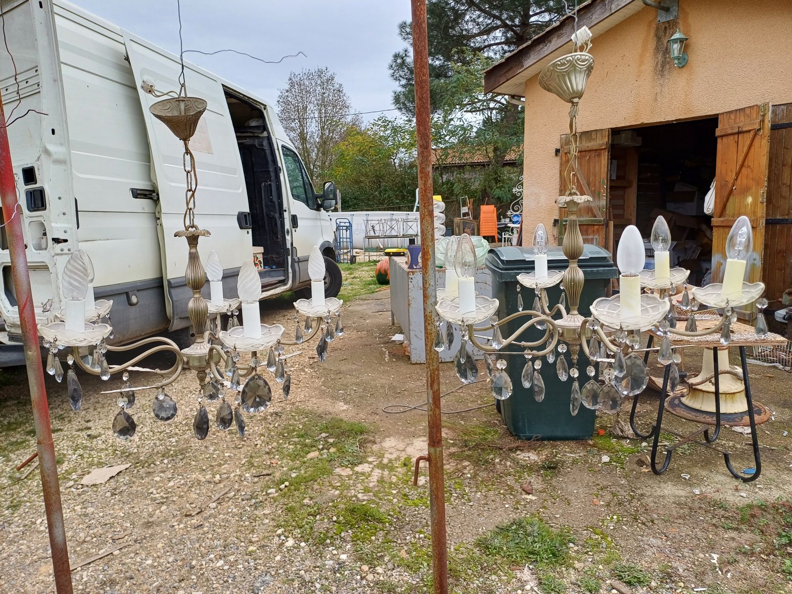 Pair Of Glass And Crystal Pampilles And Bobéches Chandeliers photo 184.0