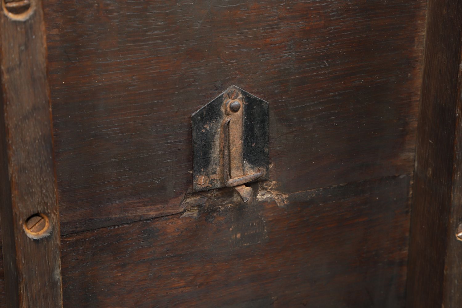 photo vintage English Georgian Oak & Yew Wood Rectangular Top Occasional Wine Supper Tripod Table (Circa 1760)