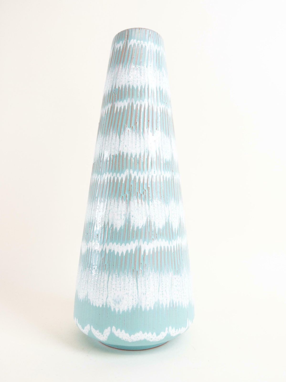Waechtersbach Ceramic Vase   West German Ceramic Vase   Mint Textured Cone Vase   29 Cm Tall photo vinterior