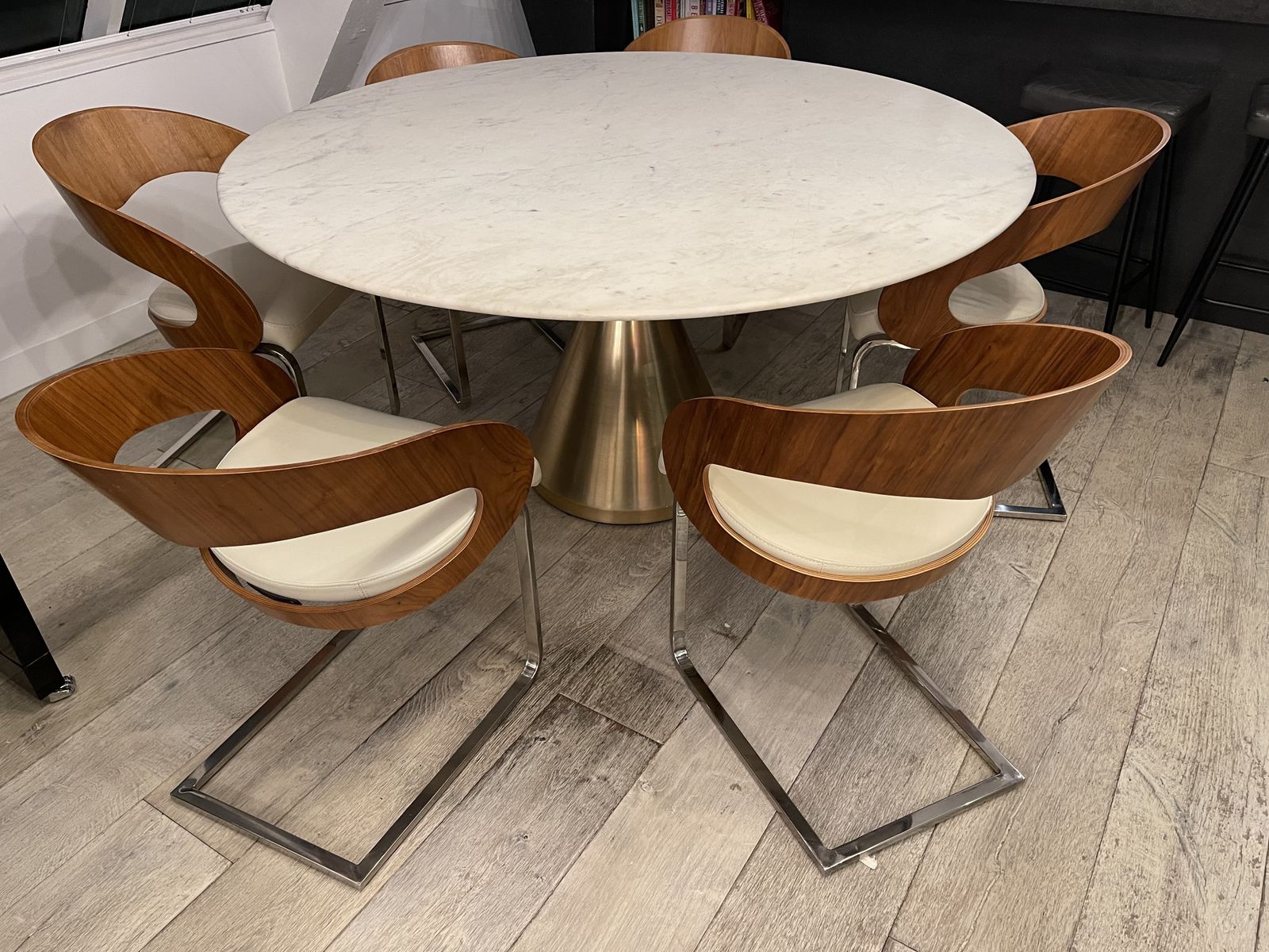 Gorgeous Westelm “Silhouette” Marble Dining Table (Online Price 2,349),M