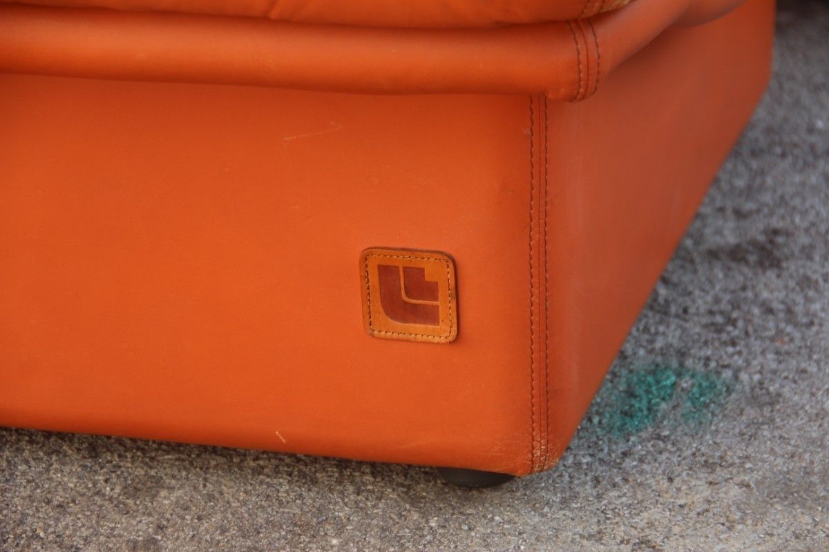 photo for sale Living Room Seat Italian Design 1980s Leather Particular Form Lev&Lev Production Mod. Gabbiano