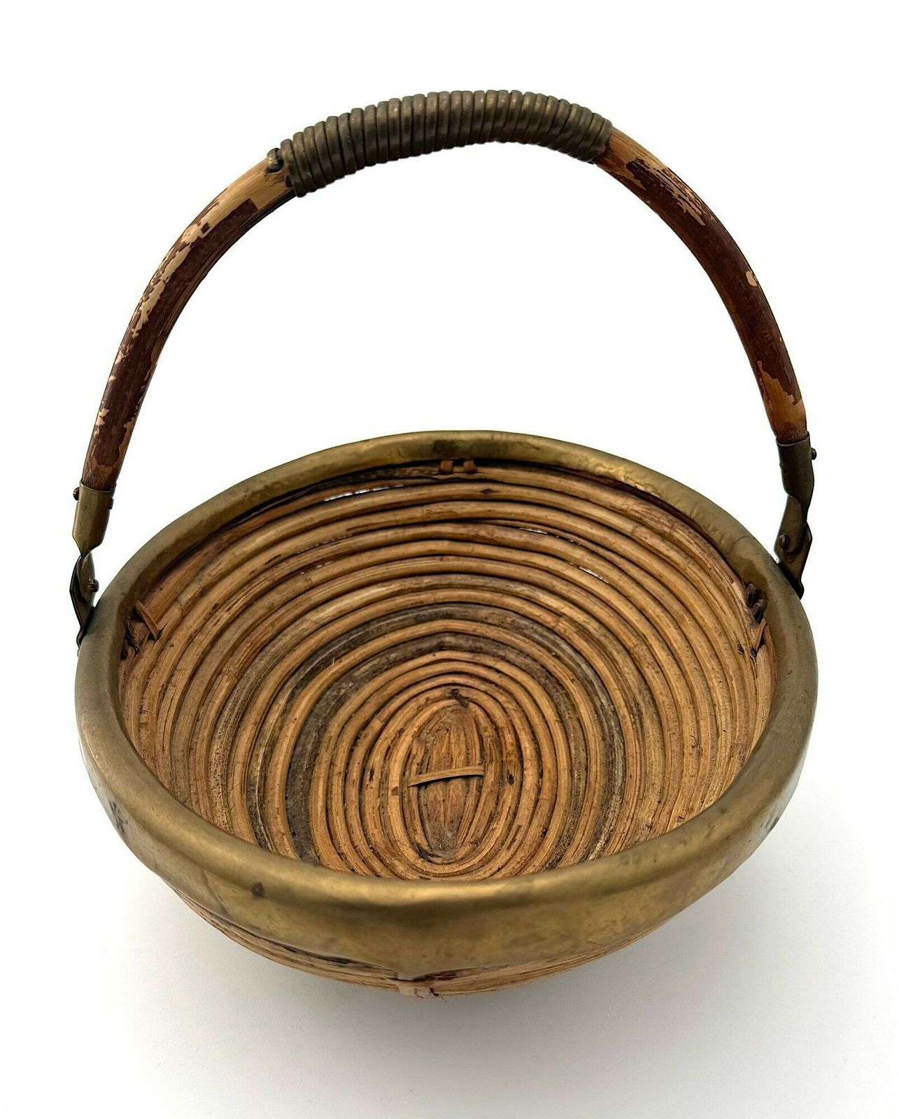 An Italian 1970s Woven Bamboo And Brass Bowl In The Style Of Gabriella Crespi photo vinterior
