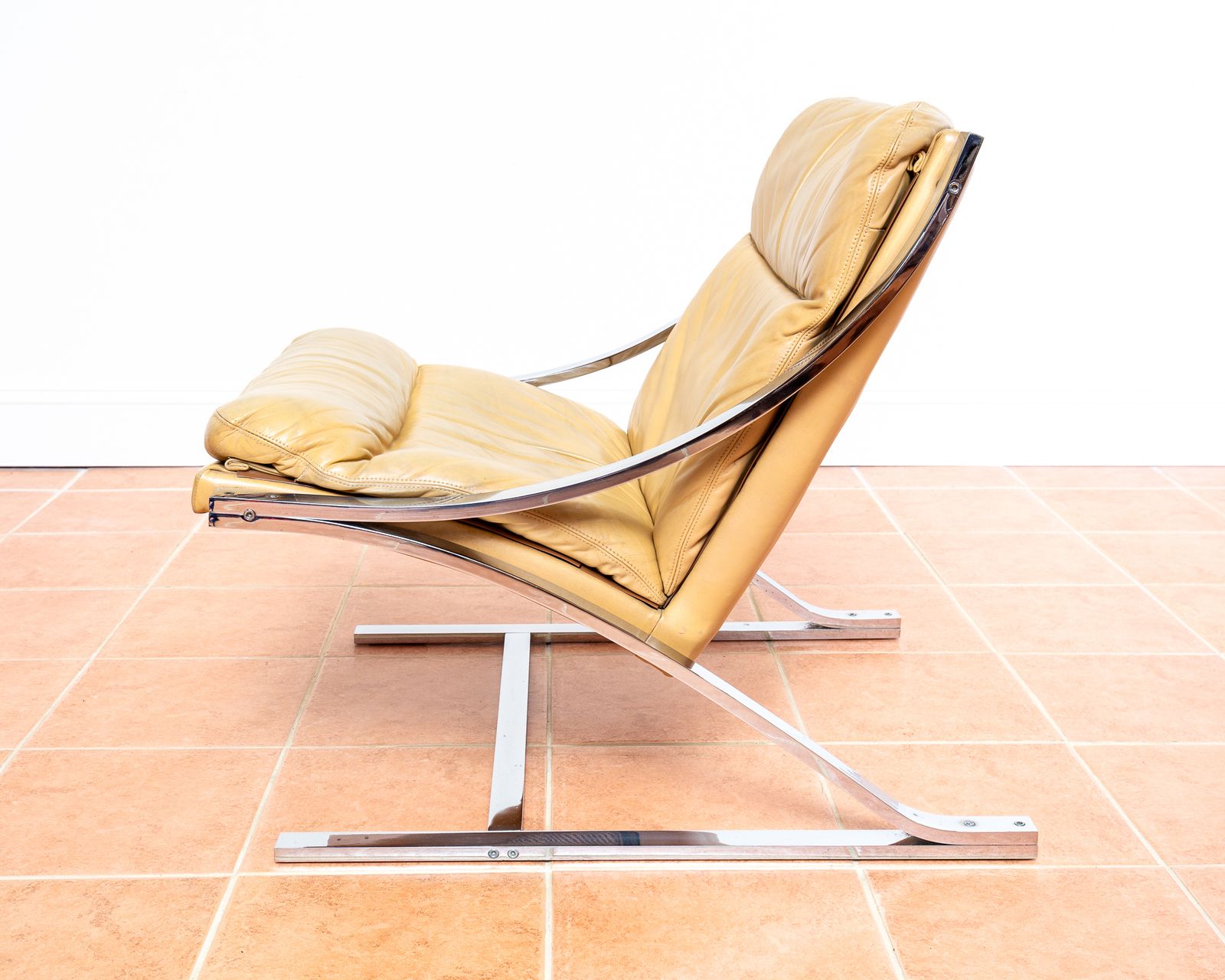 Furniture Zeta Leather Chair By Paul Tuttle For Strassle Cream Leather Chrome Cantilever 1970s Space Age Mcm Mid Century Modernist Rocket Launcher Chair Z Chair photo