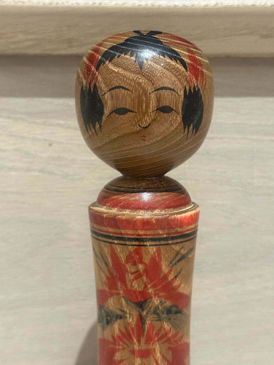 photo vintage Small Vintage Grained Japanese Traditional Kokeshi Doll