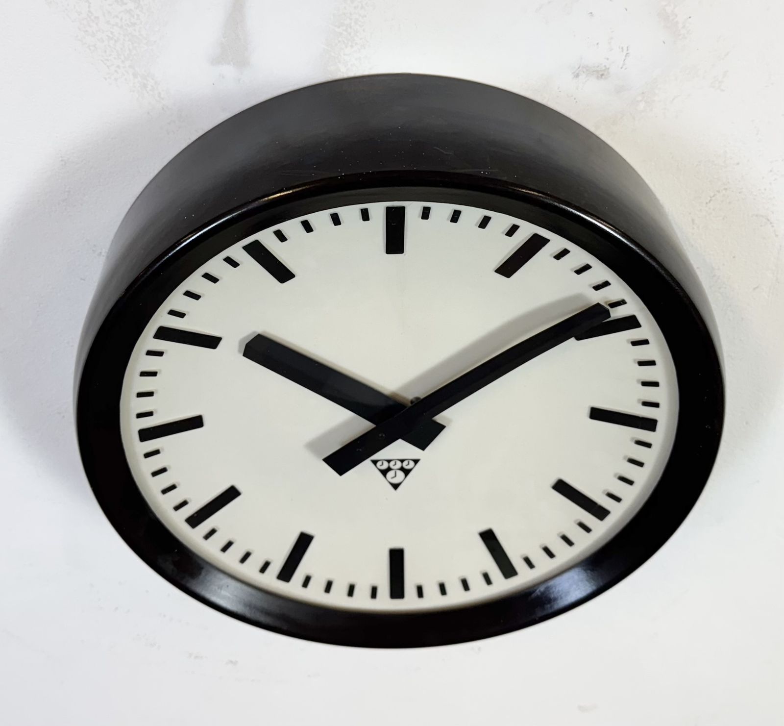 Industrial Bakelite Factory Wall Clock From Pragotron, 1960s, 6x photo Home Decor