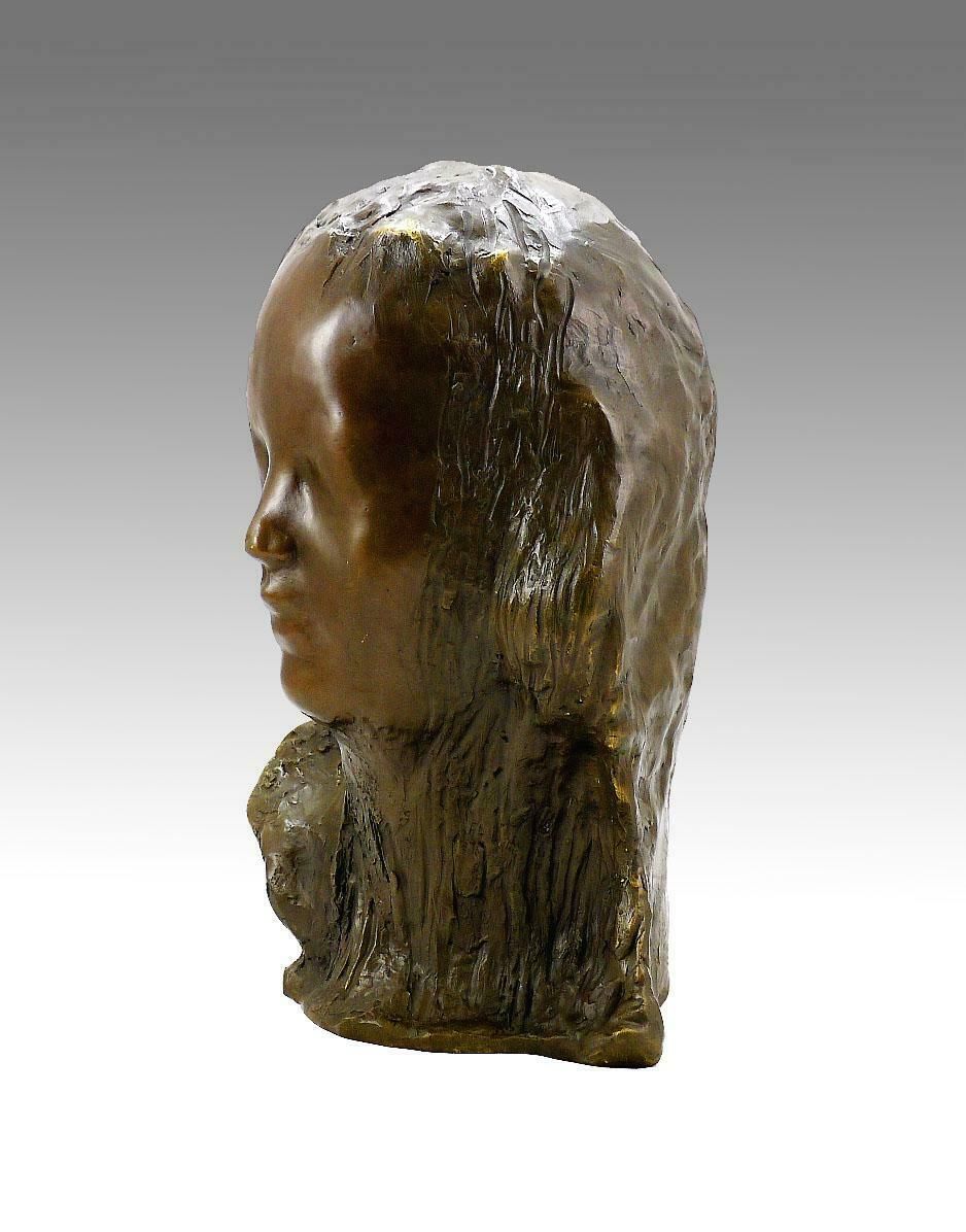 Sculpture Of A Female Bust In Patinated Bronze, Contemporary Art, 21st Century. photo vinterior