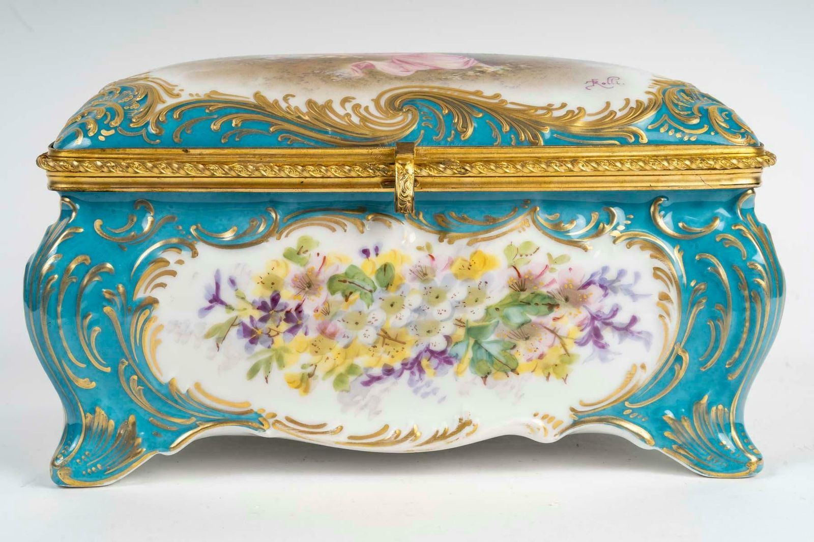A Sèvres Porcelain Box, Gilt Brass Mounting, 19th Century, Napoleon III Period. photo furniture