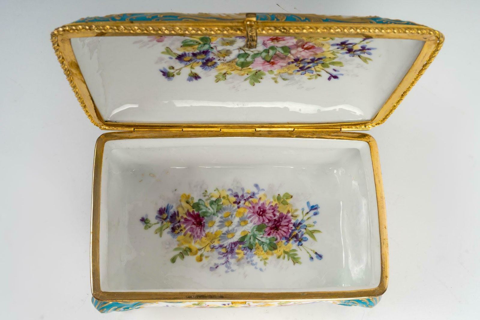 A Sèvres Porcelain Box, Gilt Brass Mounting, 19th Century, Napoleon III Period. photo buy