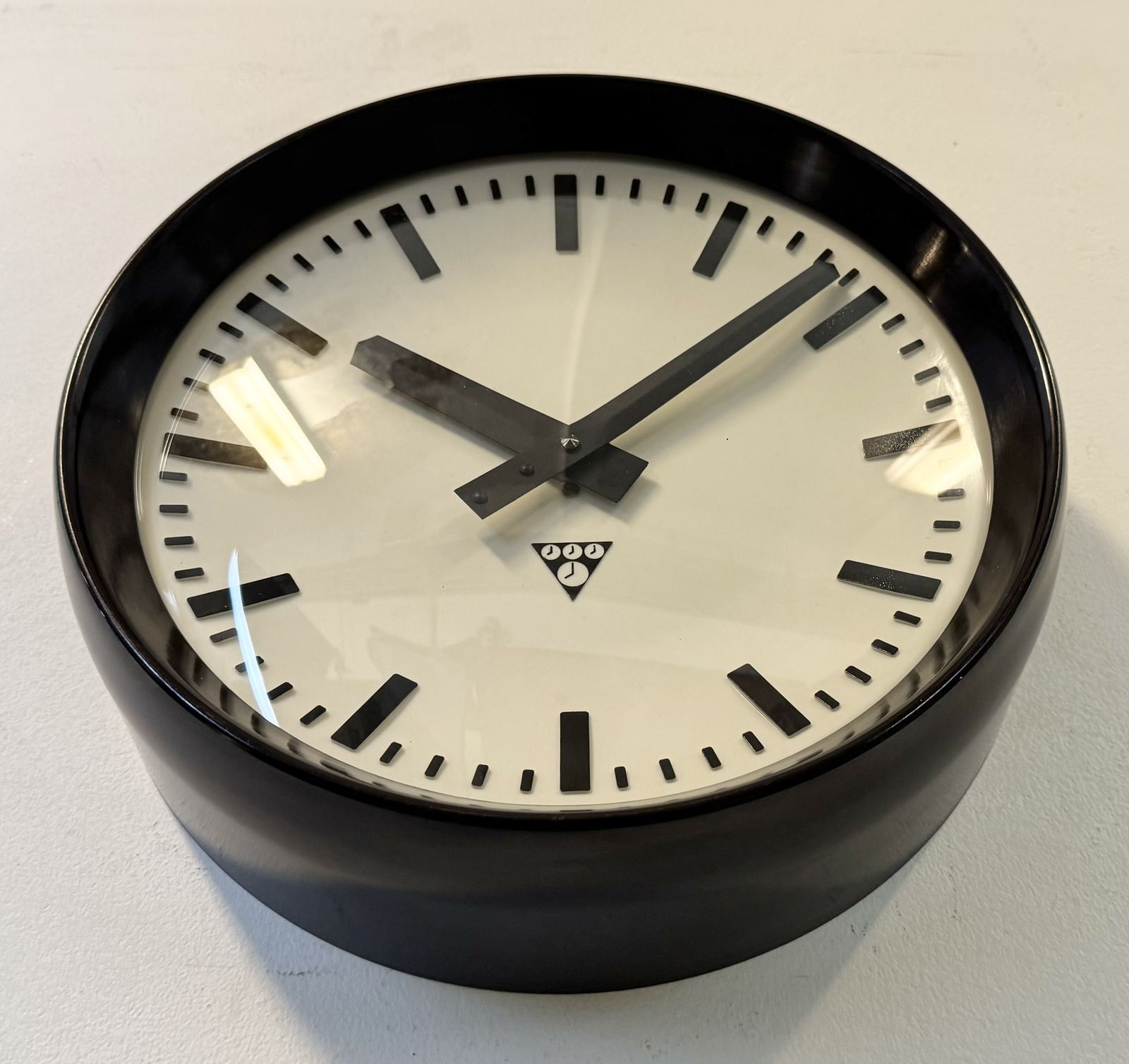 Industrial Bakelite Factory Wall Clock From Pragotron, 1960s, 9x photo Home Decor