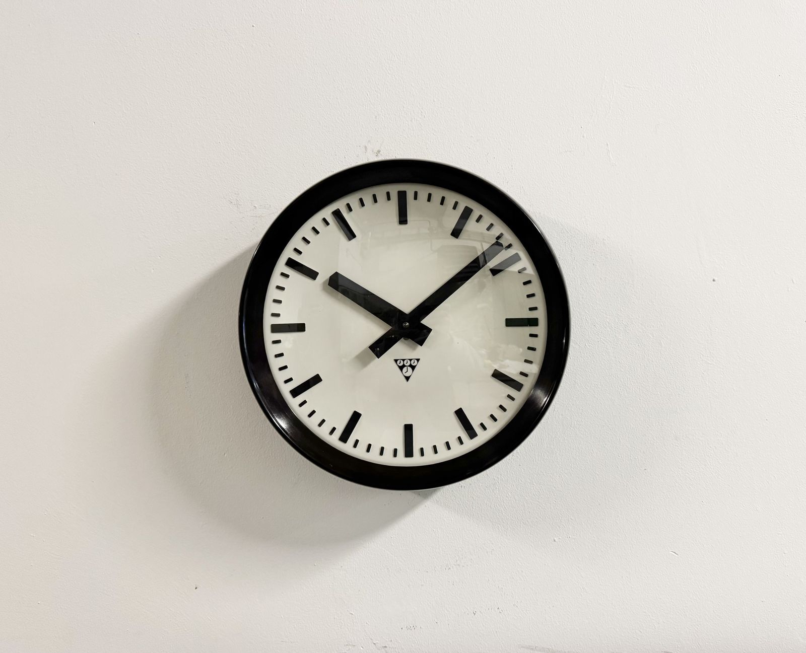 279.0 Industrial Bakelite Factory Wall Clock From Pragotron, 1960s, 9x photo