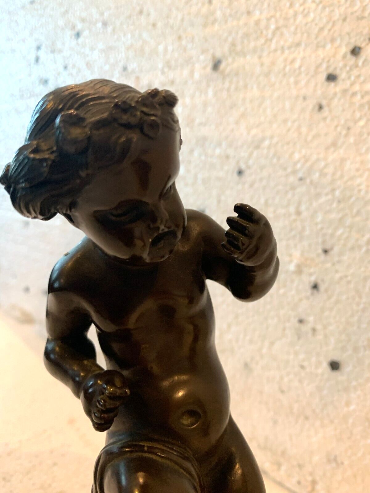 Pair Of Bronze Putti With Brown Patina On White Marble Base 20th Century photo vinterior
