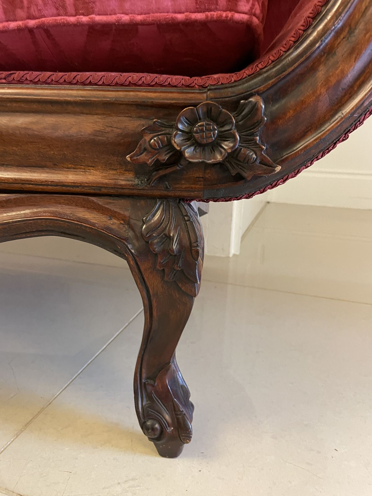 photo buy Outstanding Quality Antique 19th Century Carved Mahogany Chaise Longue