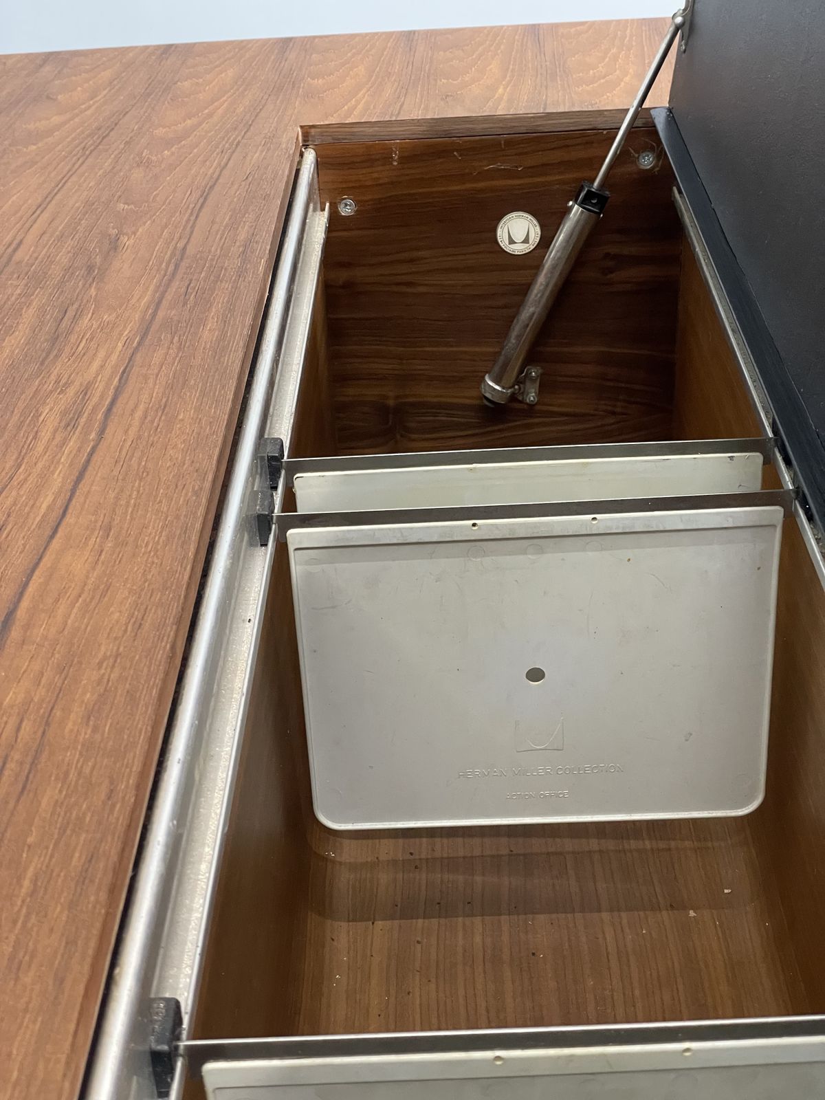 Mid Century George Nelson For Herman Miller Action Desk photo vinterior