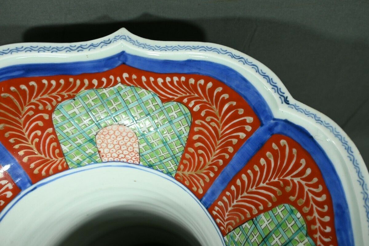 photo furniture Japanese Porcelain Vase, Meiji Period – Late 19th Century