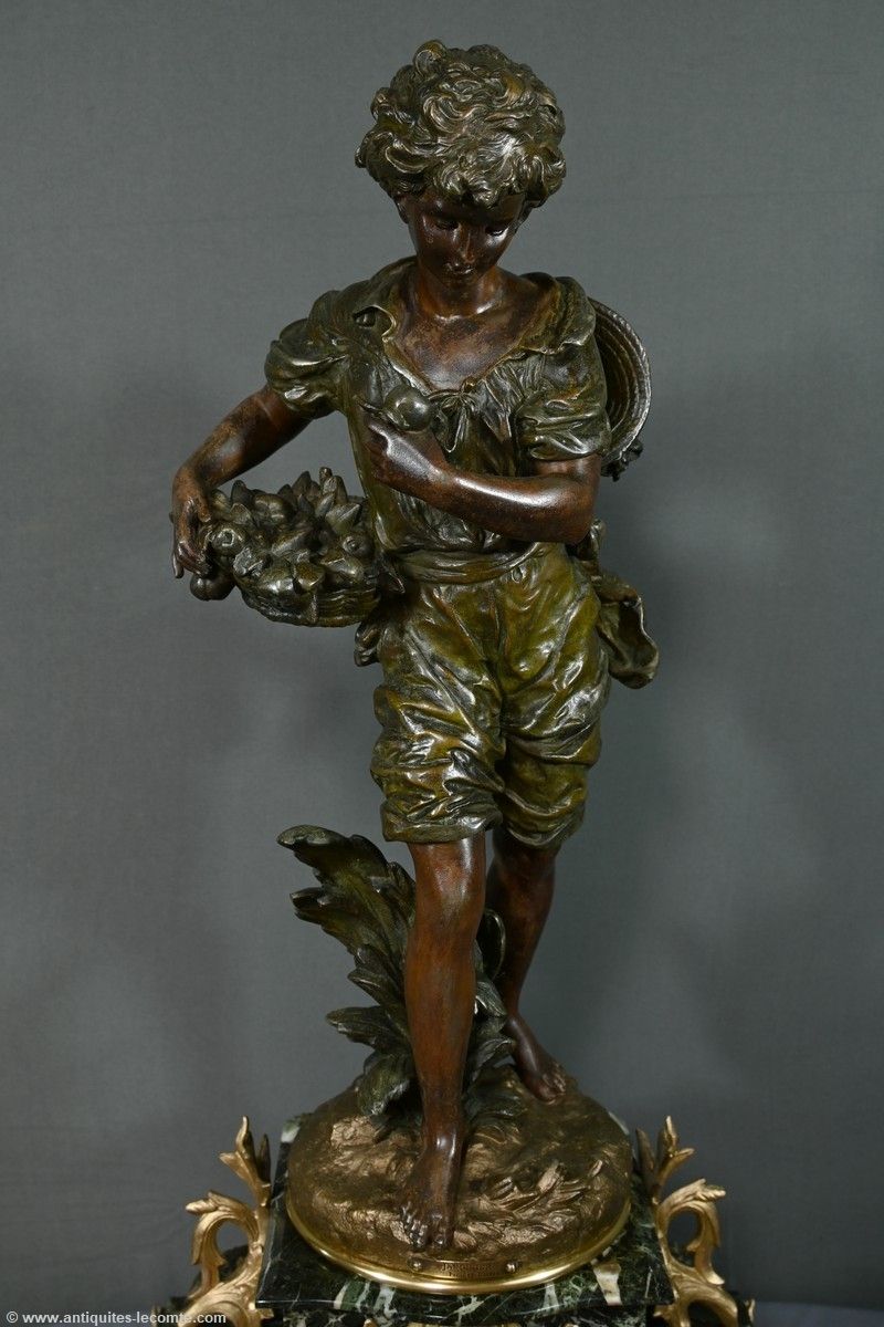 Regulate And Marble Clock, Titled “Gardener”, Signed A. Moreau – Late 19th Century photo vinterior