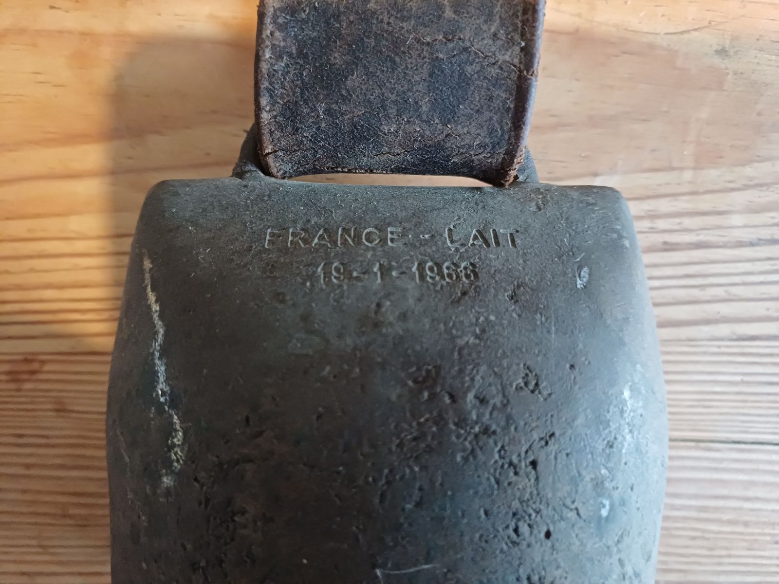 1 Bell Sonnaille In Bronze From France Milk No: 5 photo furniture