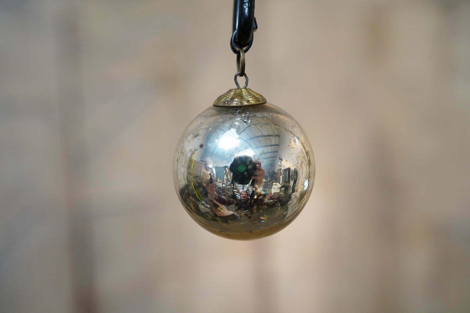 photo vintage A Mixed Group Of Eleven Victorian Mercury Glass Witches Balls C.1890 1900