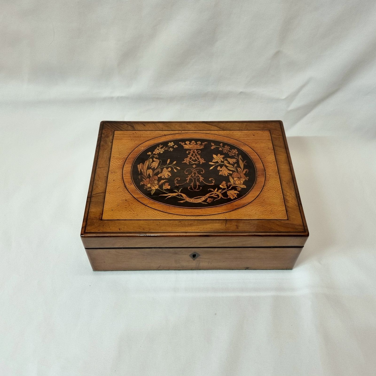 photo furniture An Antique Walnut Trinket / Jewellery Box With Exceptionally Fine Inlaid Marquetry Dedicated In Memoriam To A Marquis And A Velvet Interior.