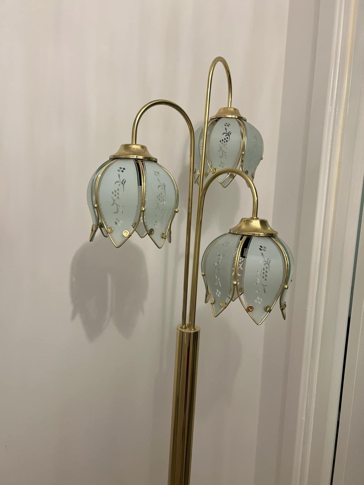 Middle Century Tulip Flower Floor Lamp , Hollywood Regency Brass Standart Lamp photo Lighting