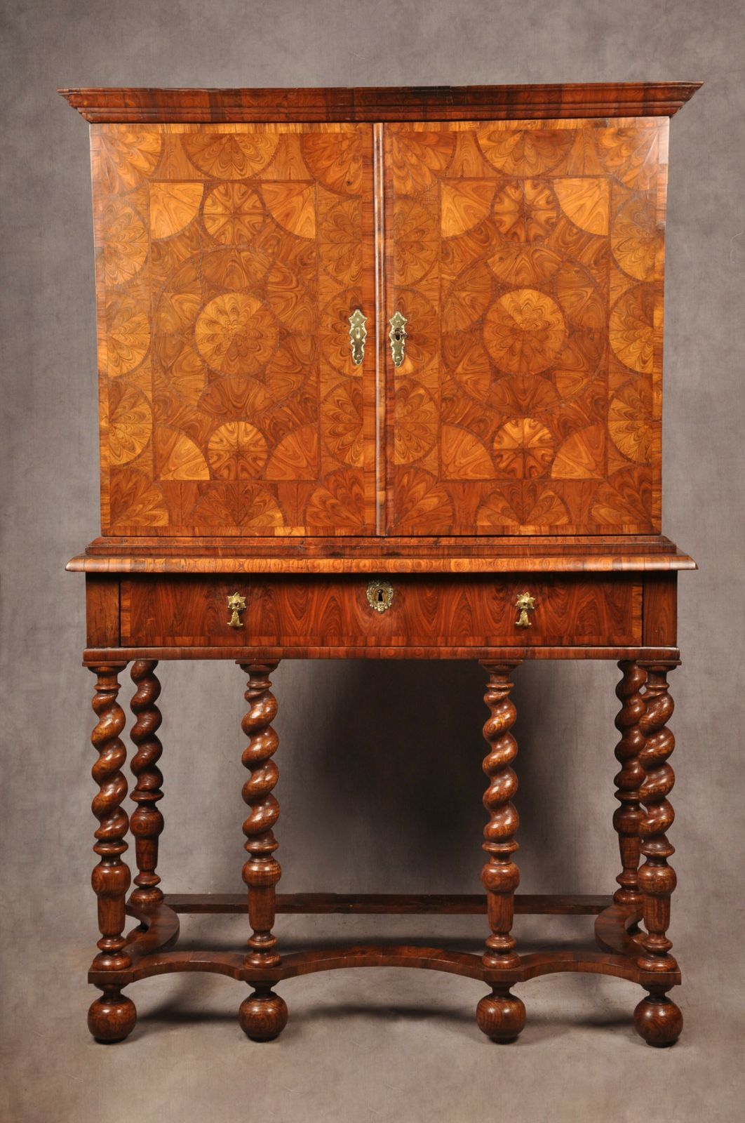 Important 17th Century Kingwood Cabinet On Stand photo furniture