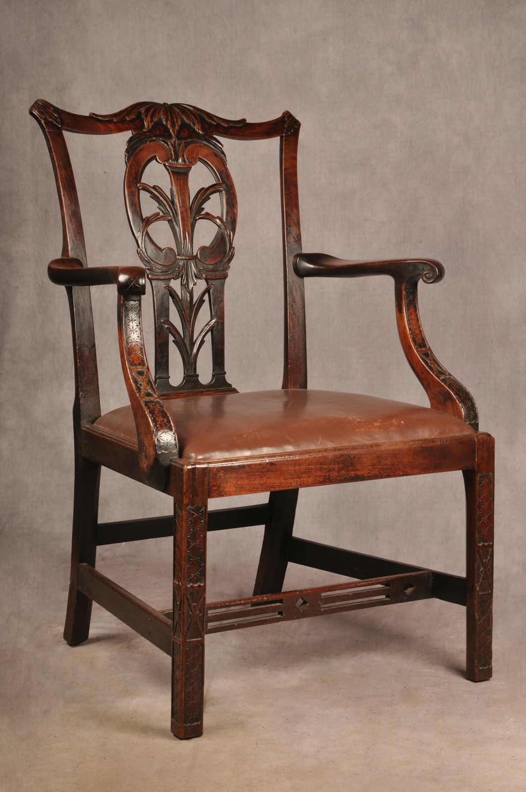 Fine 18th Century Mahogany Chippendale Armchair photo buy