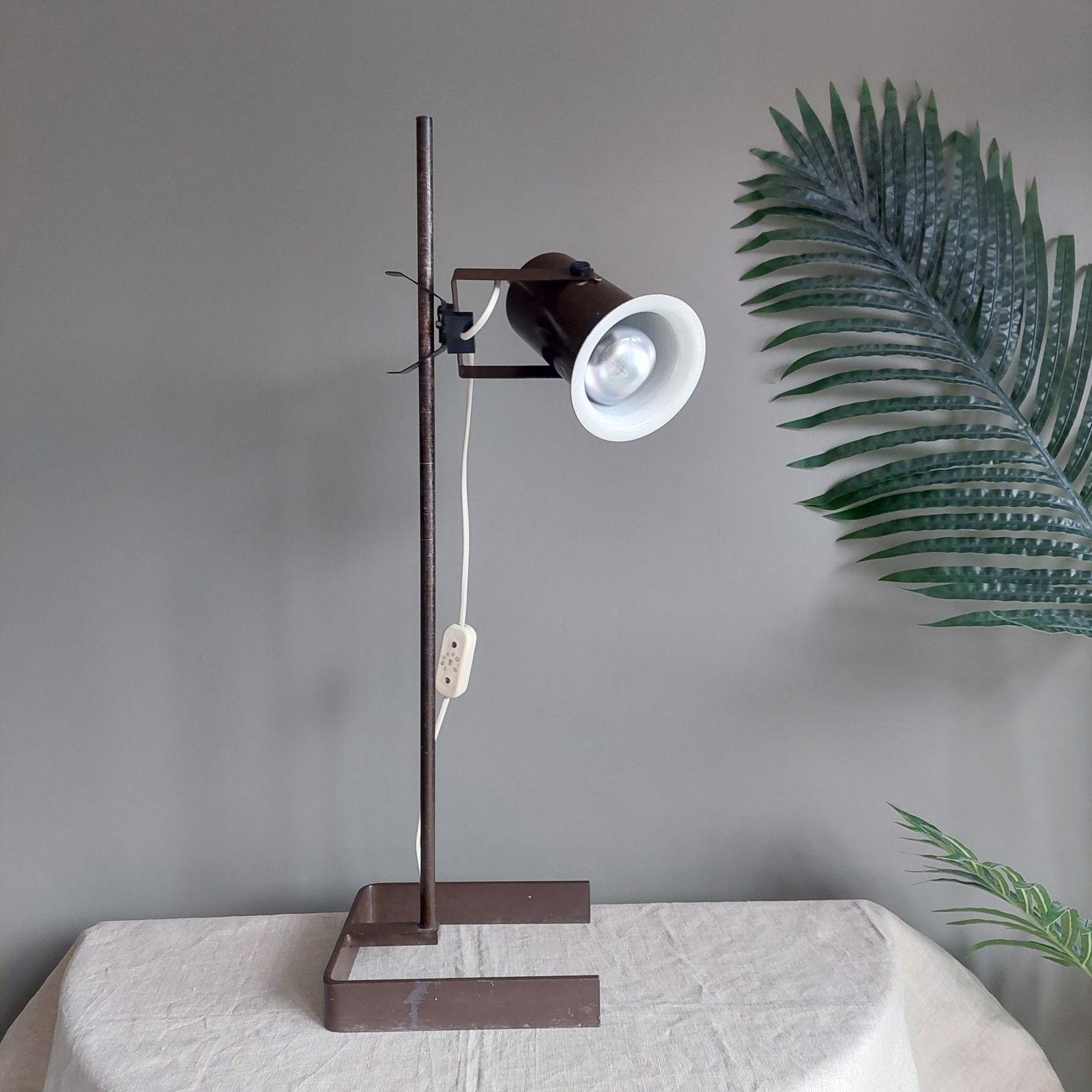 Mid Century  Industrial Table Light Brown Metal Adjustable Desk Lamp, 50s 60s photo Lighting