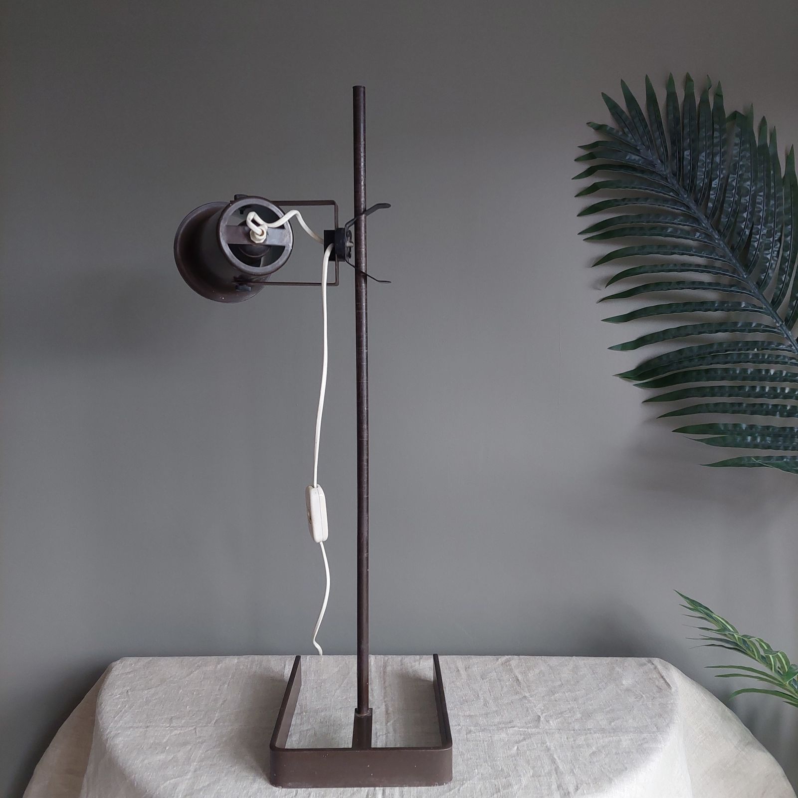 photo furniture Mid Century  Industrial Table Light Brown Metal Adjustable Desk Lamp, 50s 60s