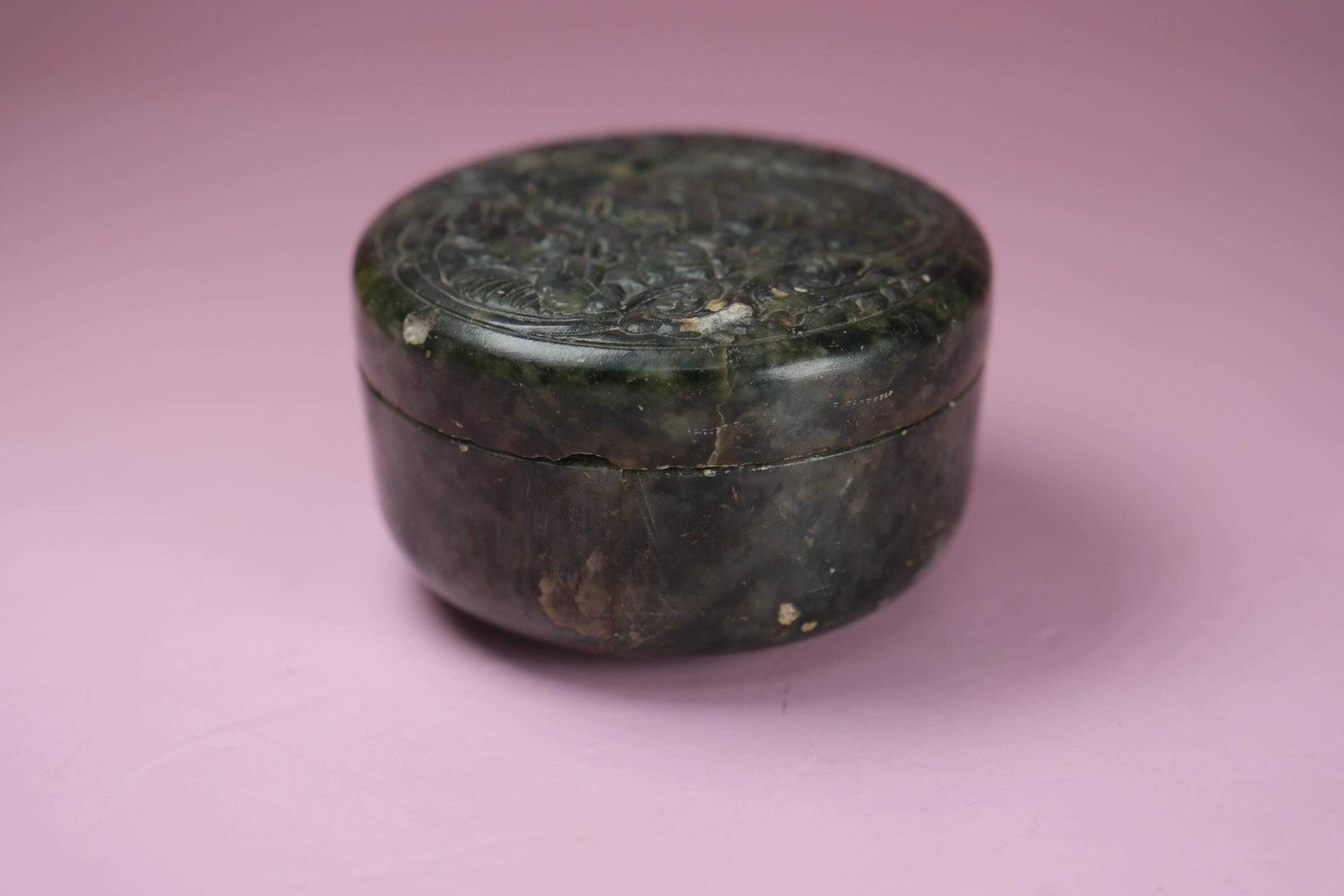 Jade Pot, Chinese Spinach Jade photo vinterior