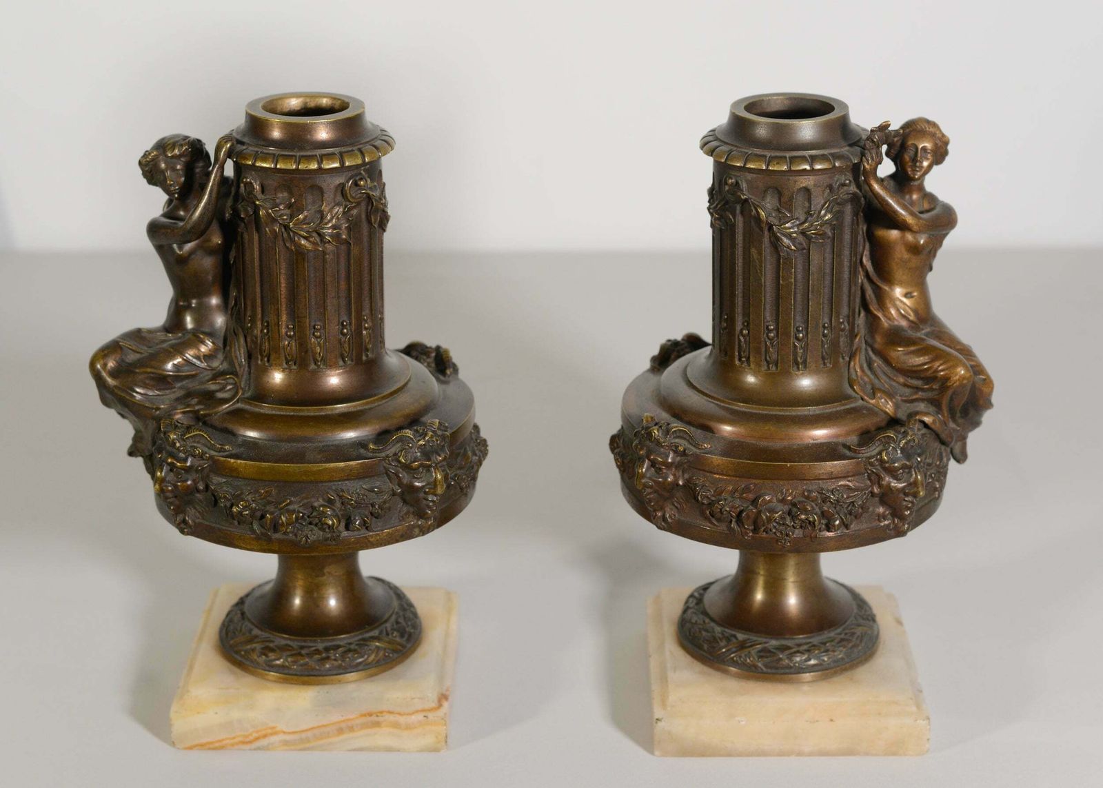 Paar Bronzen Vazen/Lampvoeten In Klassieke Stijl photo furniture