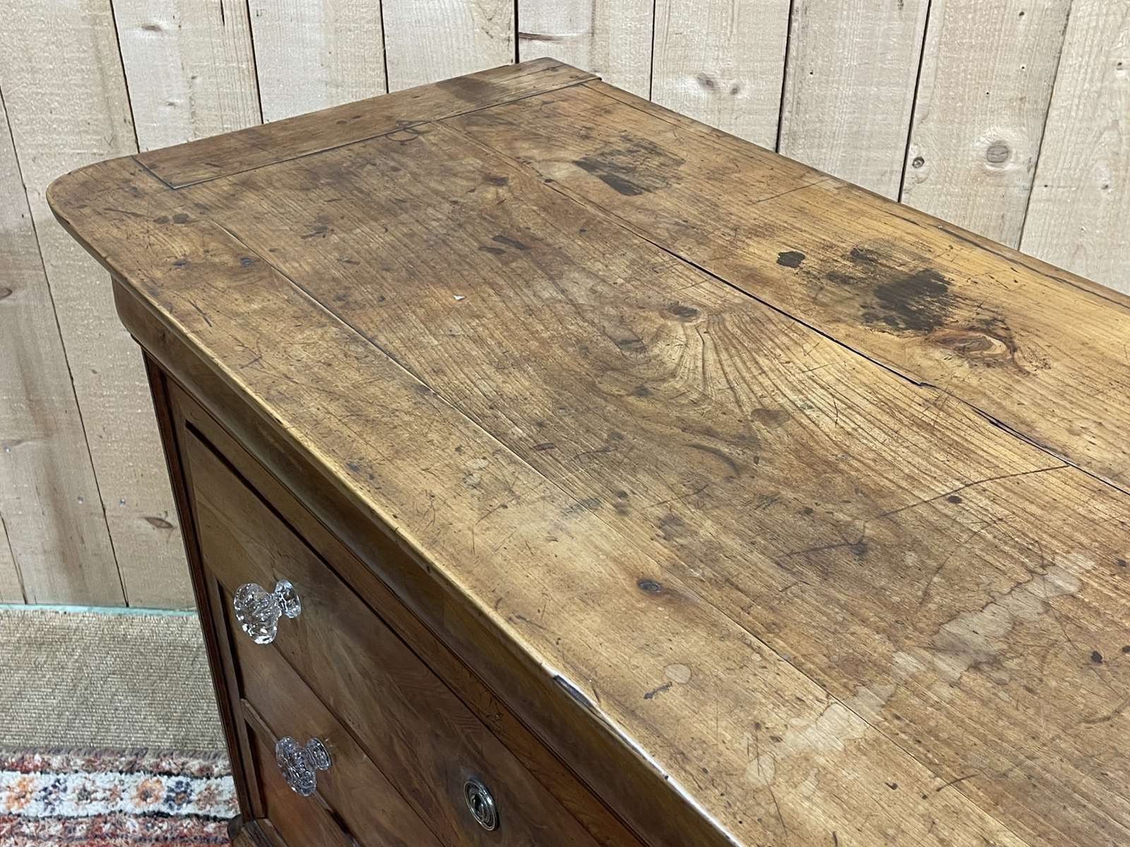 photo vinterior Louis Philippe 5 Drawer Chest Of Drawers From The 19th Century In Cherry Wood