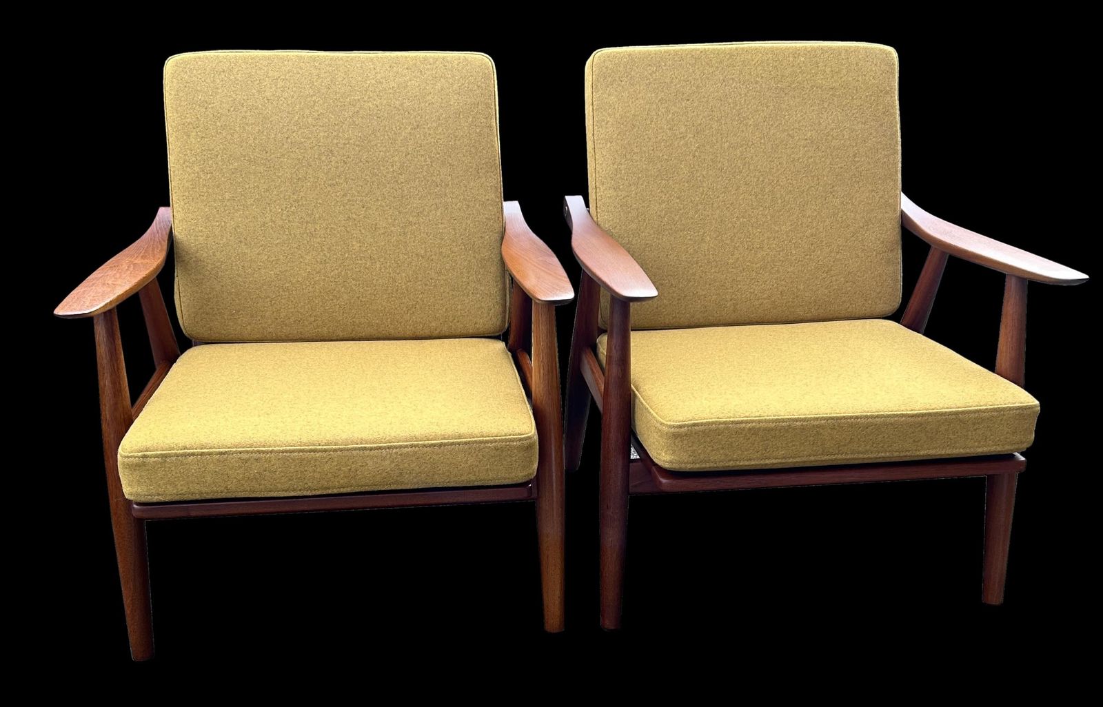 Pair Of Ge270 Lounge Chairs By Hans Wegner For Getama photo vintage
