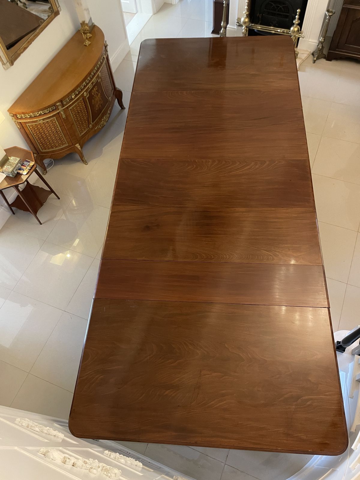 photo vinterior Outstanding Quality Large 16/20 Seater Antique 19th Century Figured Mahogany Dining Table 73 X 176 X 420 Cm