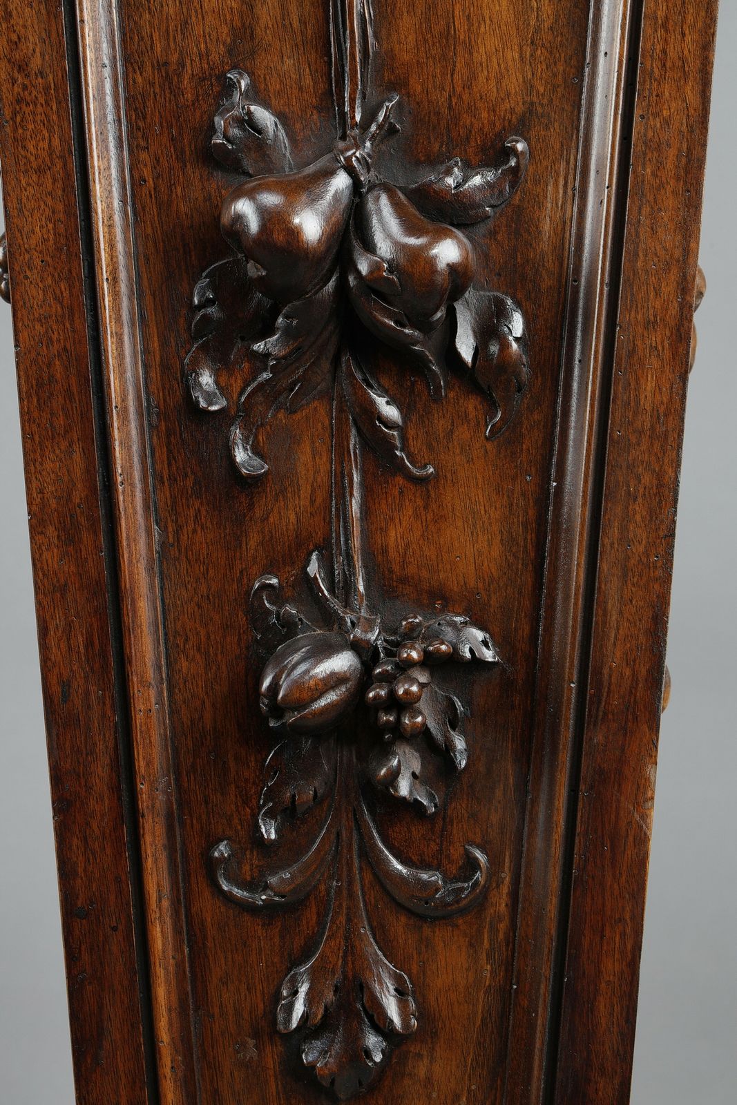 photo vinterior Pair Of Carved Molded Walnut Sellettes With Fruit And Plant Decorations