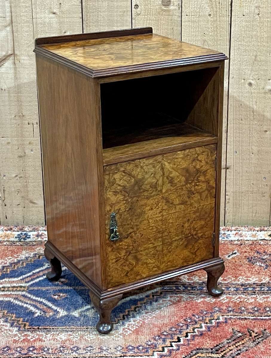 English Bedside Table In Walnut Burl From The 1930s